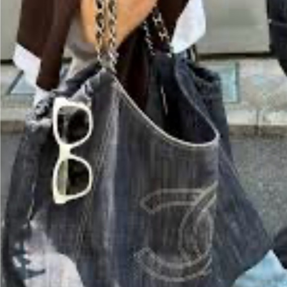 CHANEL  denim Shoulder Bag with Chain Strap - Picture 11 of 11